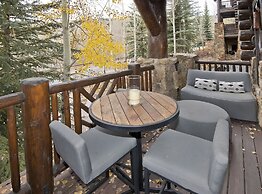 Snowlcoud 203 3 Bedroom Condo by RedAwning