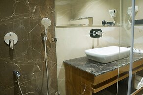 Hotel Clarks Inn Suites Kangra