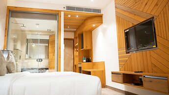 Hotel Clarks Inn Suites Kangra