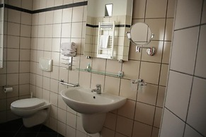 Room in Guest Room - Spacious Double Room in Alba