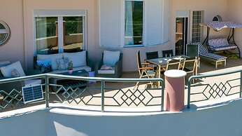 Villa Serenity House of an Elegant Immaculate Luxury Authentic Relaxin