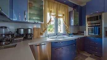 Villa Serenity House of an Elegant Immaculate Luxury Authentic Relaxin