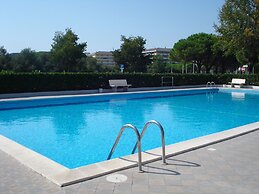 Great Apartment With Swimming Pool in a Good Location by Beahost Renta