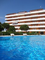 Great Apartment With Swimming Pool in a Good Location by Beahost Renta