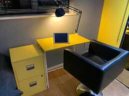 New Cross Mews 4 Bedroom 2 Bathrooms Fast Wifi Parking Sleeps up to 12