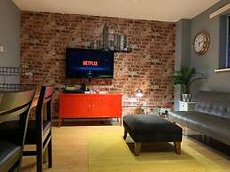 New Cross Mews 4 Bedroom 2 Bathrooms Fast Wifi Parking Sleeps up to 12