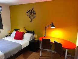 New Cross Mews 4 Bedroom 2 Bathrooms Fast Wifi Parking Sleeps up to 12