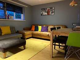 New Cross Mews 4 Bedroom 2 Bathrooms Fast Wifi Parking Sleeps up to 12