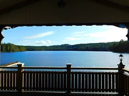 Lake View Cabin