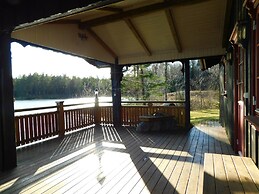 Lake View Cabin
