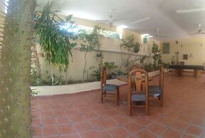 Room in Guest Room - Padrino's Hostal La Paz Full House