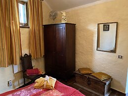 Cottage With 3 Bedrooms, 2 Bathrooms, Heated Solar Pool, Sauna, Jacuzz