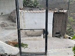 Cottage With 3 Bedrooms, 2 Bathrooms, Heated Solar Pool, Sauna, Jacuzz