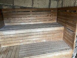 Cottage With 3 Bedrooms, 2 Bathrooms, Heated Solar Pool, Sauna, Jacuzz