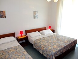 Bright Apartment Near the Beach With a Lovely Terrace by Beahost Renta