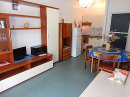 Bright Apartment Near the Beach With a Lovely Terrace by Beahost Renta