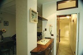 Roma Chic House - Delightful Luxury Apartment 3 People, With Jacuzzi