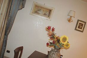 Roma Chic House - Delightful Luxury Apartment 3 People, With Jacuzzi