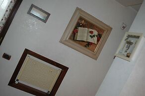 Roma Chic House - Delightful Luxury Apartment 3 People, With Jacuzzi