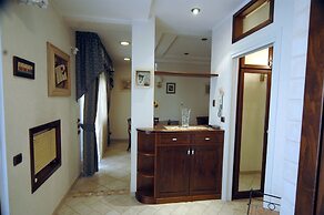 Roma Chic House - Luxury House 4 People - With 2 Bedrooms + 2 Bathroom