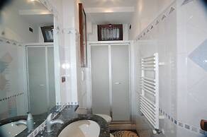 Roma Chic House - Luxury House 4 People - With 2 Bedrooms 2 Bathrooms