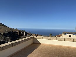 Cottage With 2 Bedrooms2 Bathrooms, Heated Solar Pool, Sauna, Jacuzzi,