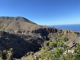 Cottage With 2 Bedrooms2 Bathrooms, Heated Solar Pool, Sauna, Jacuzzi,