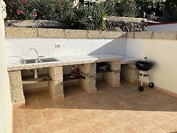 Cottage With 2 Bedrooms2 Bathrooms, Heated Solar Pool, Sauna, Jacuzzi,