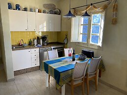 Cottage With 2 Bedrooms2 Bathrooms, Heated Solar Pool, Sauna, Jacuzzi,