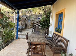 Cottage With 2 Bedrooms2 Bathrooms, Heated Solar Pool, Sauna, Jacuzzi,