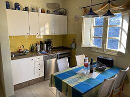 Cottage With 2 Bedrooms2 Bathrooms, Heated Solar Pool, Sauna, Jacuzzi,