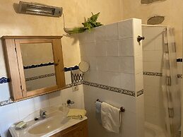 Cottage With 2 Bedrooms2 Bathrooms, Heated Solar Pool, Sauna, Jacuzzi,