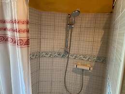 Cottage With 2 Bedroom, 2 Bathrooms, Heated Solar Pool, Sauna, Jacuzzi