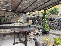 Cottage With 2 Bedroom, 2 Bathrooms, Heated Solar Pool, Sauna, Jacuzzi