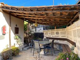 Cottage With 2 Bedroom, 2 Bathrooms, Heated Solar Pool, Sauna, Jacuzzi