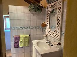 Cottage With 2 Bedroom, 2 Bathrooms, Heated Solar Pool, Sauna, Jacuzzi