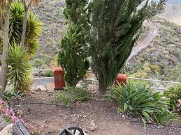 Cottage With 2 Bedroom, 2 Bathrooms, Heated Solar Pool, Sauna, Jacuzzi