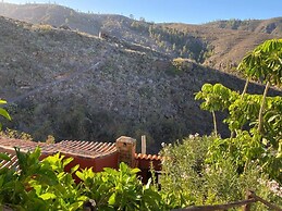 Cottage With 2 Bedroom, 2 Bathrooms, Heated Solar Pool, Sauna, Jacuzzi