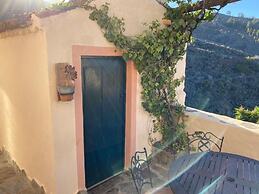 Cottage With 2 Bedroom, 2 Bathrooms, Heated Solar Pool, Sauna, Jacuzzi