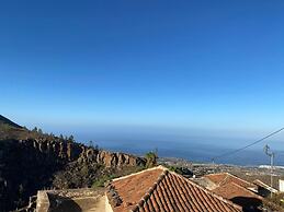 Cottage With 2 Bedroom, 2 Bathrooms, Heated Solar Pool, Sauna, Jacuzzi