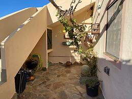 Cottage With 2 Bedroom, 2 Bathrooms, Heated Solar Pool, Sauna, Jacuzzi