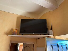 Cottage With 2 Bedroom, 2 Bathrooms, Heated Solar Pool, Sauna, Jacuzzi