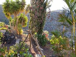 Cottage With 2 Bedroom, 2 Bathrooms, Heated Solar Pool, Sauna, Jacuzzi