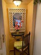 Cottage With 2 Bedroom, 2 Bathrooms, Heated Solar Pool, Sauna, Jacuzzi