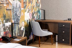Theory Hotel