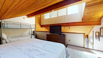 Snowflower 20 Pet-Friendly, Spacious Corner Unit With Great Complex Am