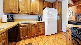 Snowflower 20 Pet-Friendly, Spacious Corner Unit With Great Complex Am