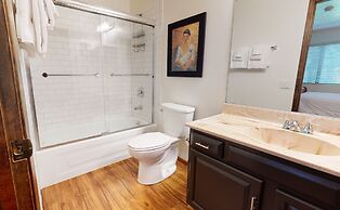 Snowflower 20 Pet-Friendly, Spacious Corner Unit With Great Complex Am