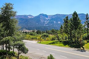 Snowflower 20 Pet-Friendly, Spacious Corner Unit With Great Complex Am