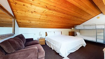 Snowflower 20 Pet-Friendly, Spacious Corner Unit With Great Complex Am